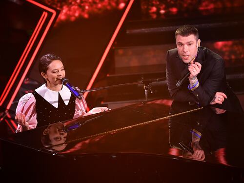 "È un optional essere intonati?". Scoppia la polemica su Sanremo