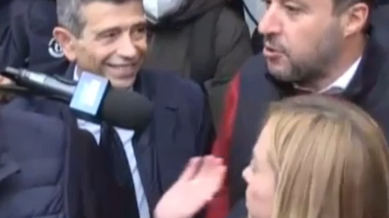 "Ancora? E basta...". Salvini sbotta e se ne va