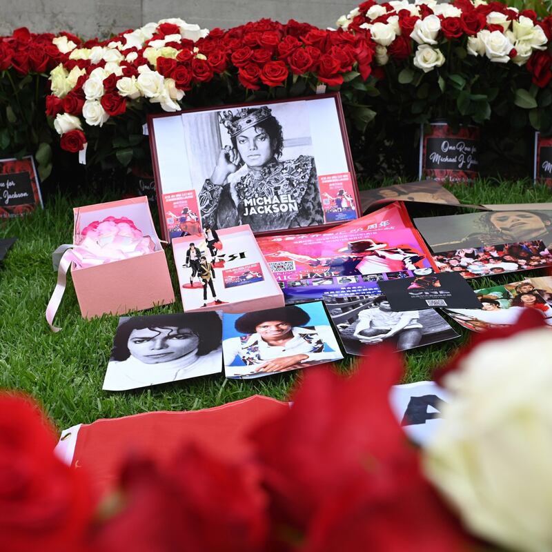Michael Jackson ricordato dai fan: foto 1