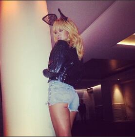 Rihanna, continuano le sexy provocazioni 12