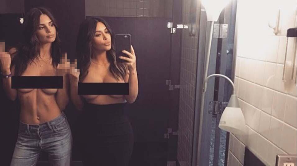 Kim Kardashian ed Emily Ratajkowski di nuovo nude in un selfie