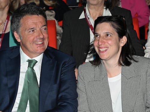 La paranoia della sinistra: Giorgia Meloni al Colle. E parte l’assurda campagna da Renzi ai Carc