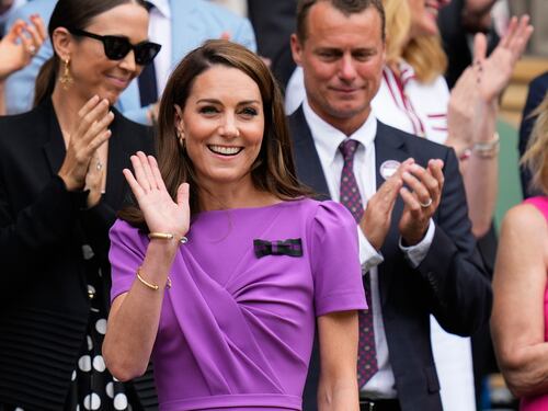 "Ѐ lei la vera Regina". Cosa rivela la biografia di Kate Middleton