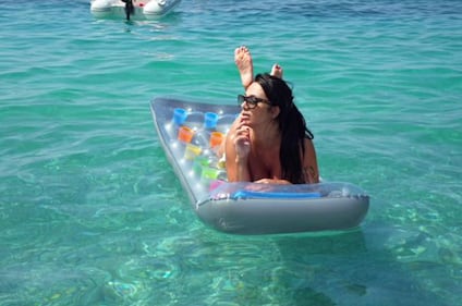 Marika Fruscio, mare e topless su Twitter 18