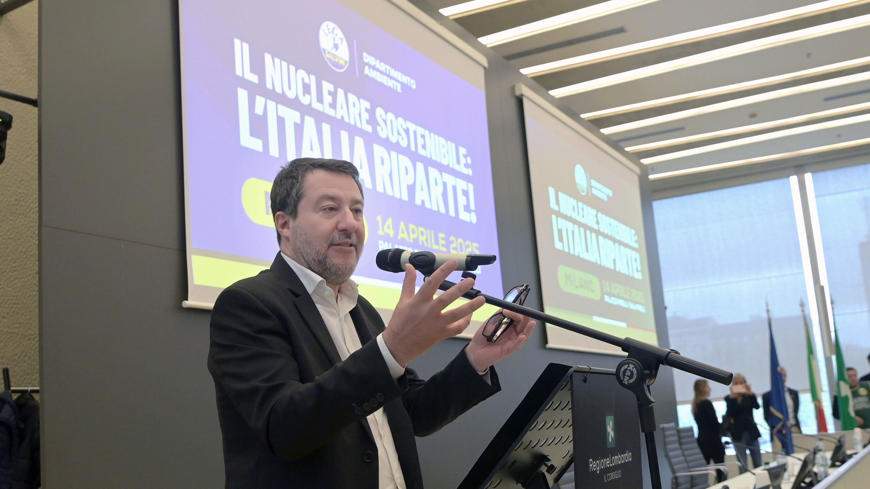 Salvini vuole il reattore. "Sì al nucleare sicuro"