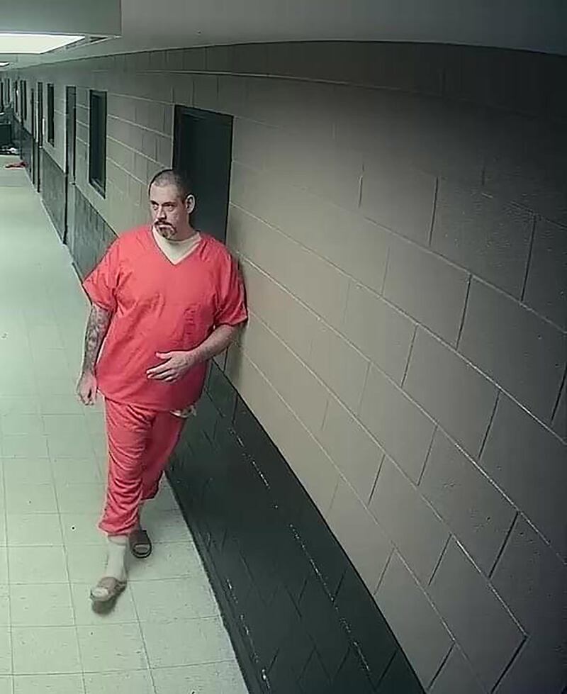 Giallo su Casey White e Vicki White spariti dal centro di detenzione in Alabama 3