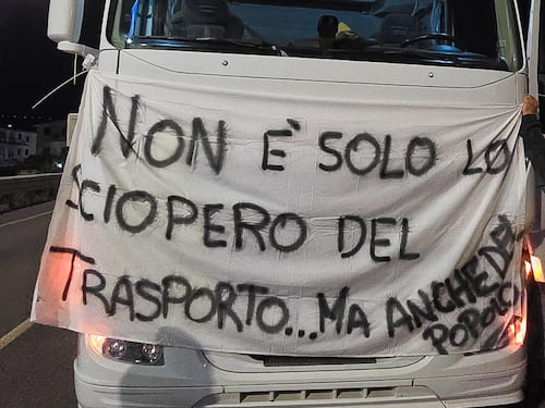 Il Sud si ferma per il caro carburante: distributori a secco, supermercati vuoti e rivolta dei tir