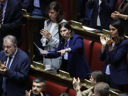 Il voto segreto non scalfisce la maggioranza. Via libera definitivo alla legge elettorale, la sinistra non ci sta: “Una truffa”