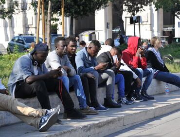 Immigrati e militari in Centrale 3