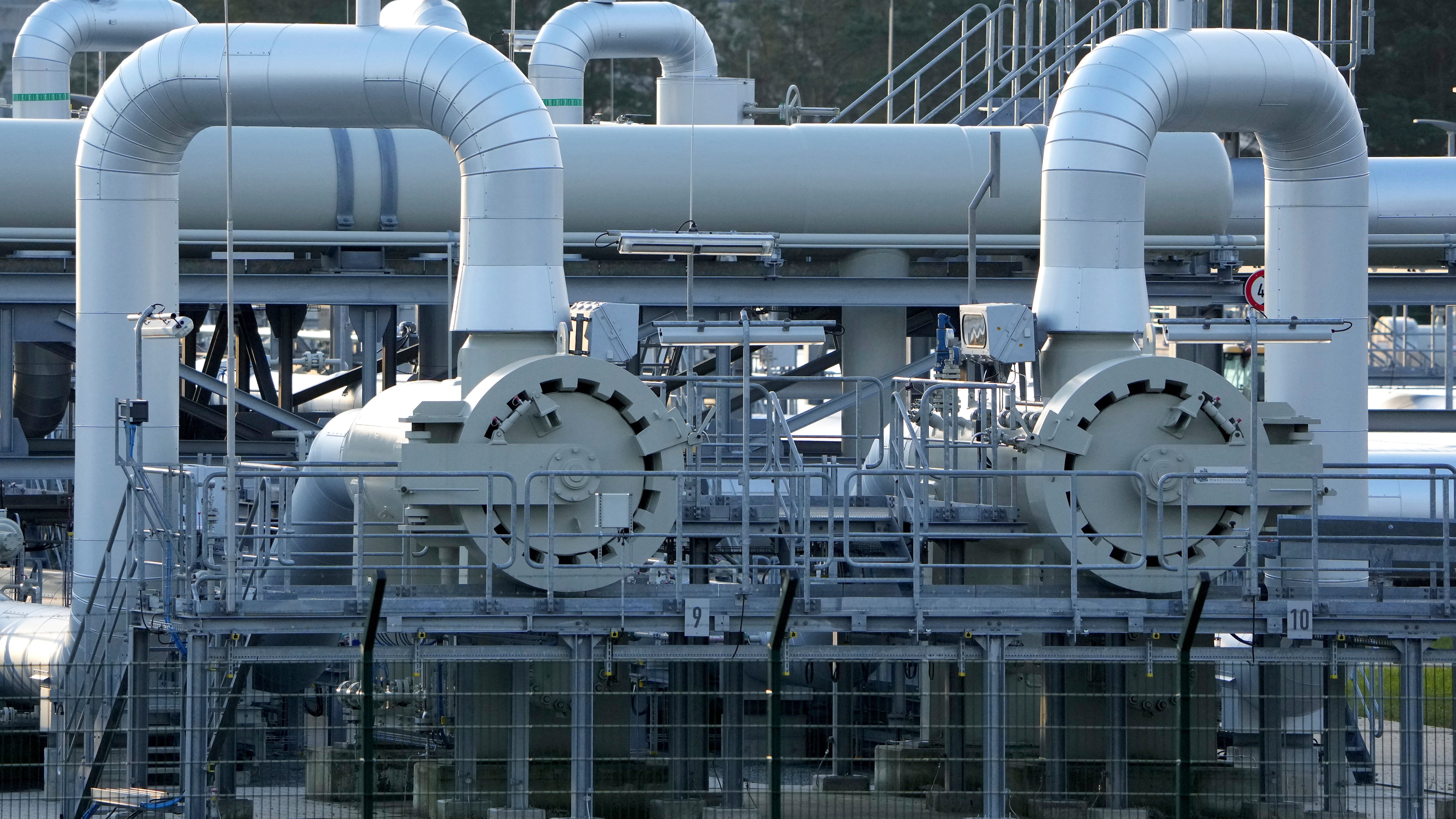 Gas, torna l'idea del tetto. Ma è fuoco incrociato tra Ue e big dell'energia