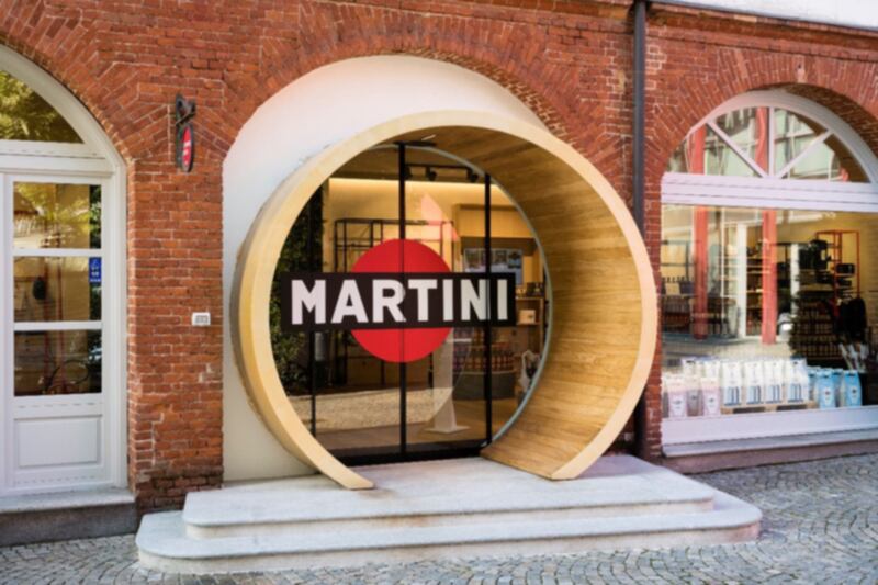 L'ingresso dello stabilimento Martini & Rossi a Pessione, nel torinese