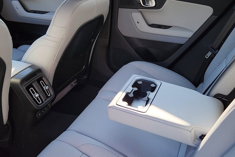 Polestar 2 (MY24): guarda tutte le foto 8