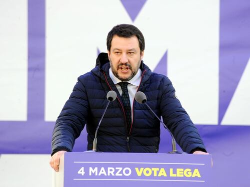 Salvini in piazza Duomo a Milano