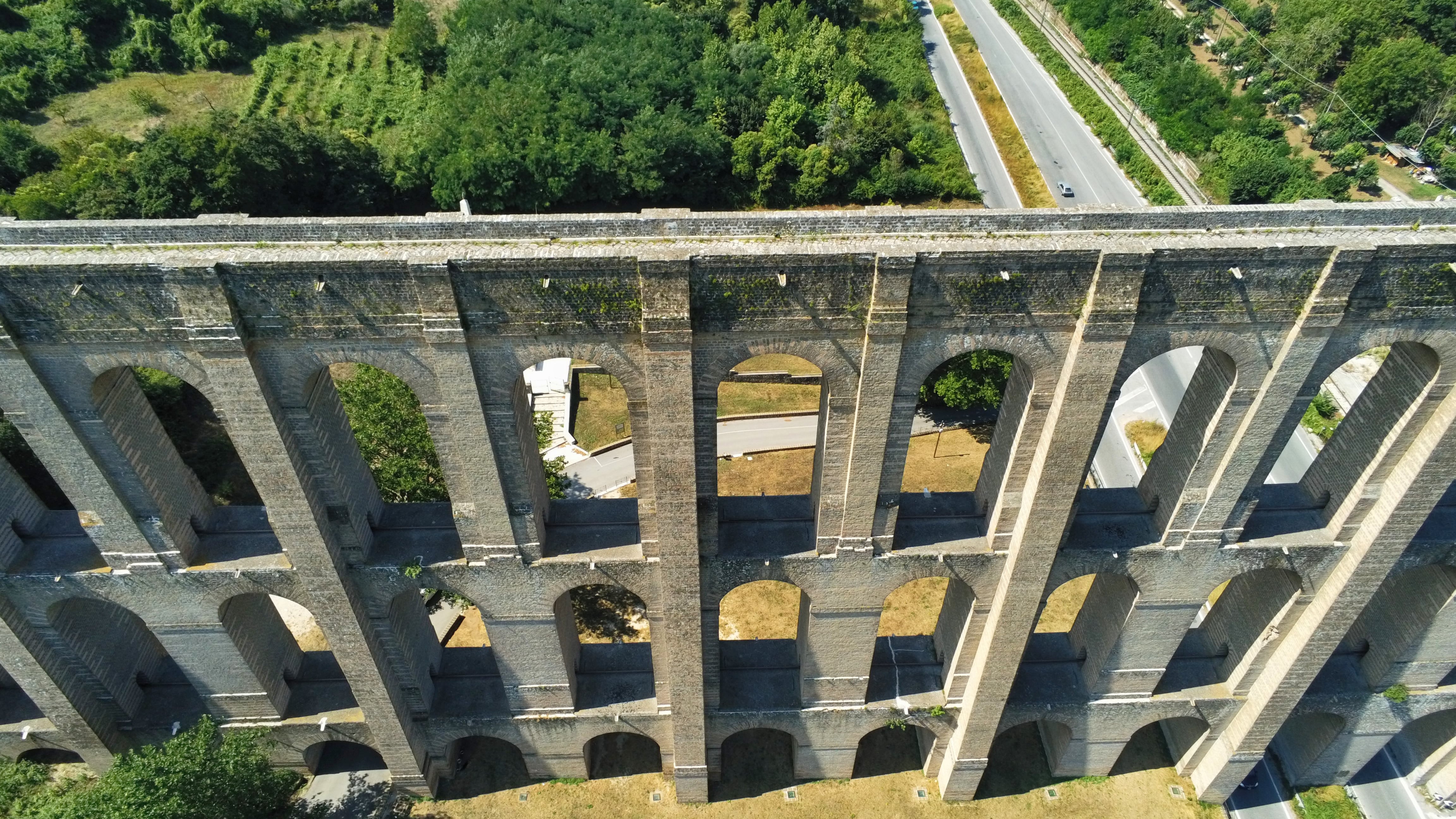 L'acqua del re e del popolo: così l'Acquedotto Carolino irrorò la Campania