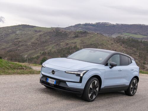 Primo contatto con la EX30, la "piccola" di casa Volvo che vuole fare le cose in grande