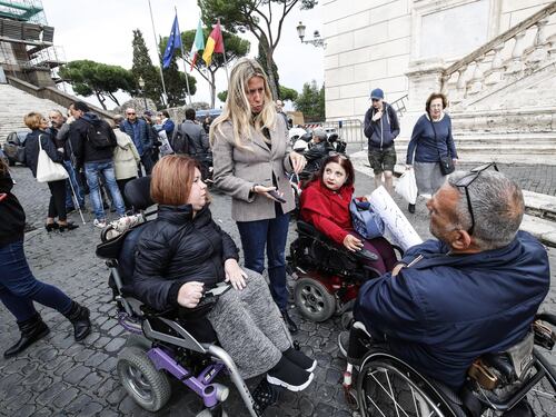 Disabili, dai mezzi alle scuole la nostra città è fuori legge
