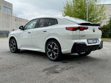 BMW iX2 xDrive 30: la gallery del nuovo suv elettrico sportivo 10