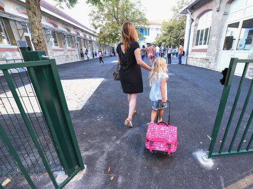 Palermo, maestra pestata dai familiari di un alunno per una nota