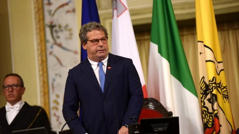 "Non è più quella di Berlusconi". Miccichè lascia Forza Italia