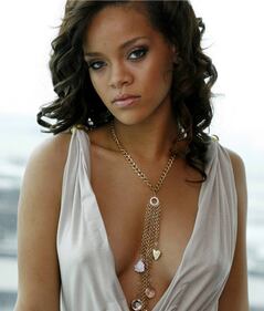 JLo e Rihanna saranno le nuove sexy guest star a The Big Bang Theory? 7