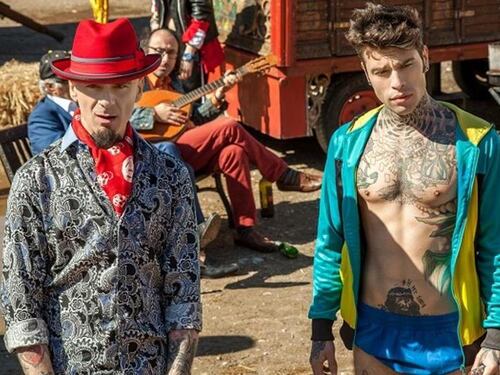 Giovanardi contro Fedez e J-Ax: "Cantano la bellezza della droga"