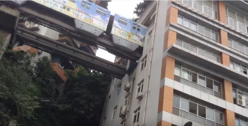 Cina, la fermata della metro è dentro casa 2