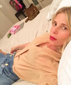 Alessia Marcuzzi, bikini sexy al mare 16