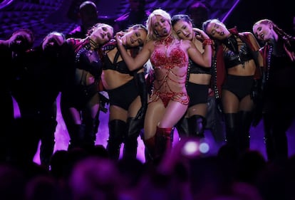 Britney Spears super-sexy sul palco a Las Vegas 8