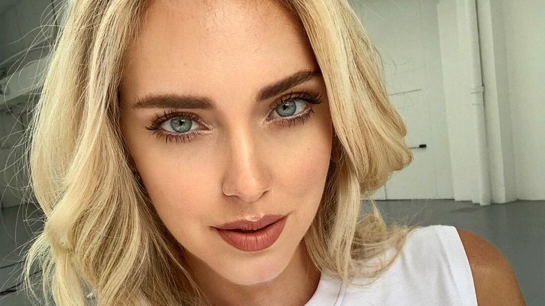 Chiara Ferragni si spoglia su Instagram, la rabbia del web: "Perché provochi gli altri uomini?"
