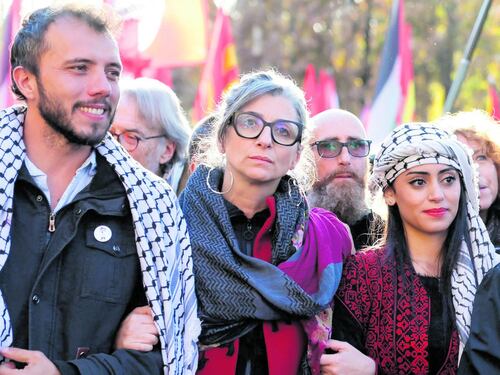 Askatasuna e cittadinanze onorarie. La sinistra va in tilt sui violenti