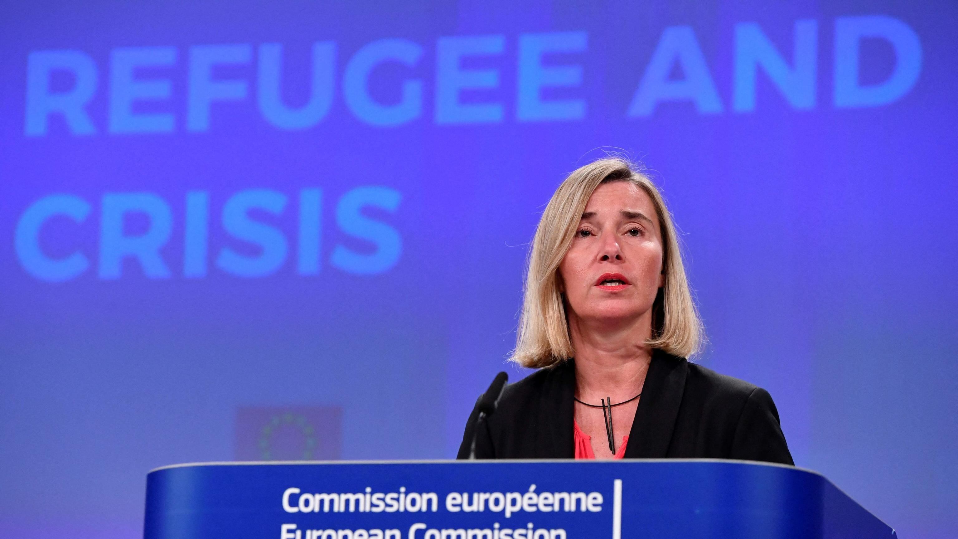 Mogherini e Sannino liberi. "Non c’è pericolo di fuga". Ma gli appalti li inguaiano