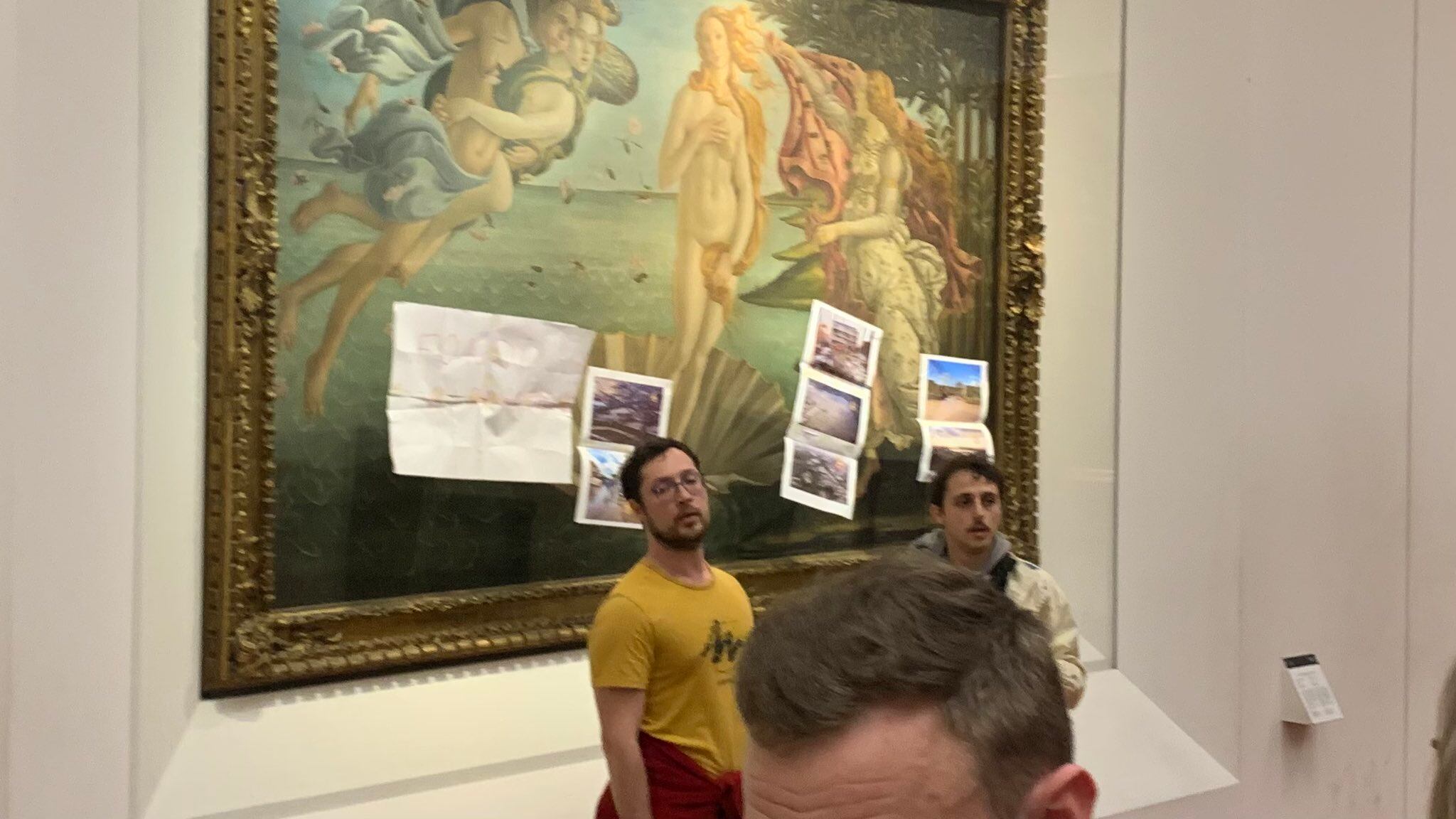 Ultima Generazione, blitz agli Uffizi di Firenze: presa di mira la Venere di Botticelli
