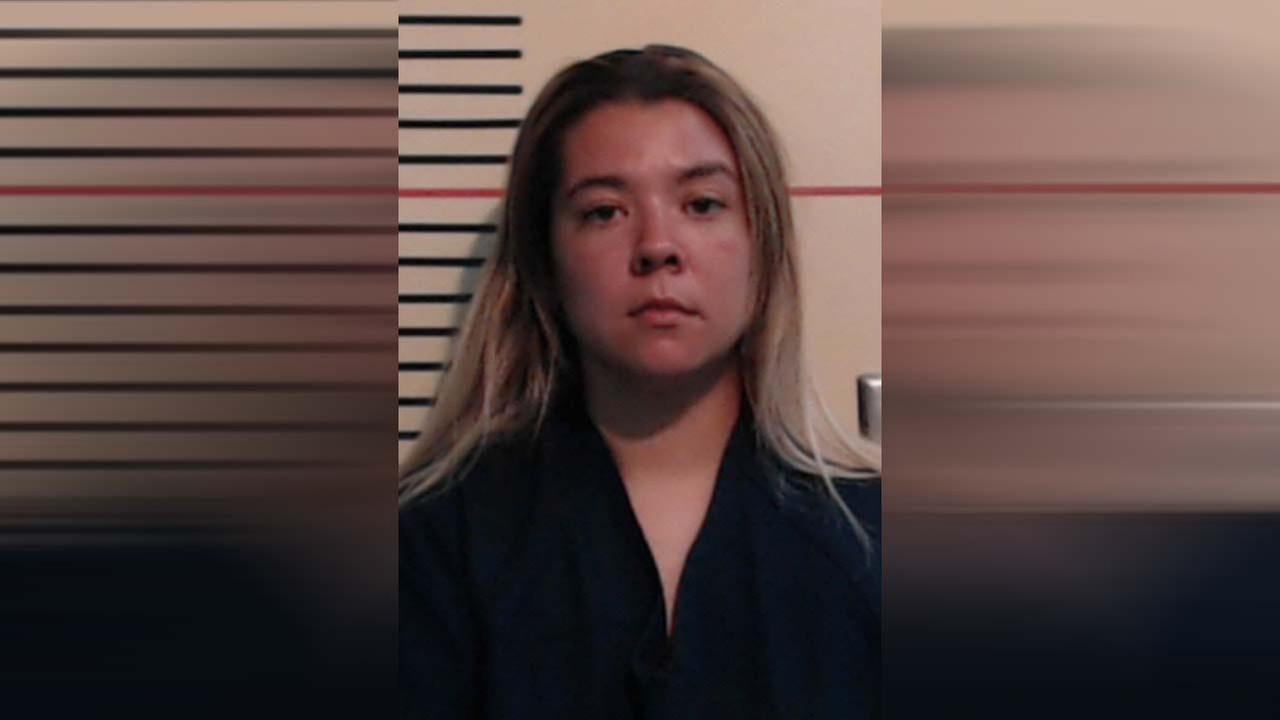 La madre confessa: «I 2 bimbi morti in auto? Li ho chiusi per punirli»