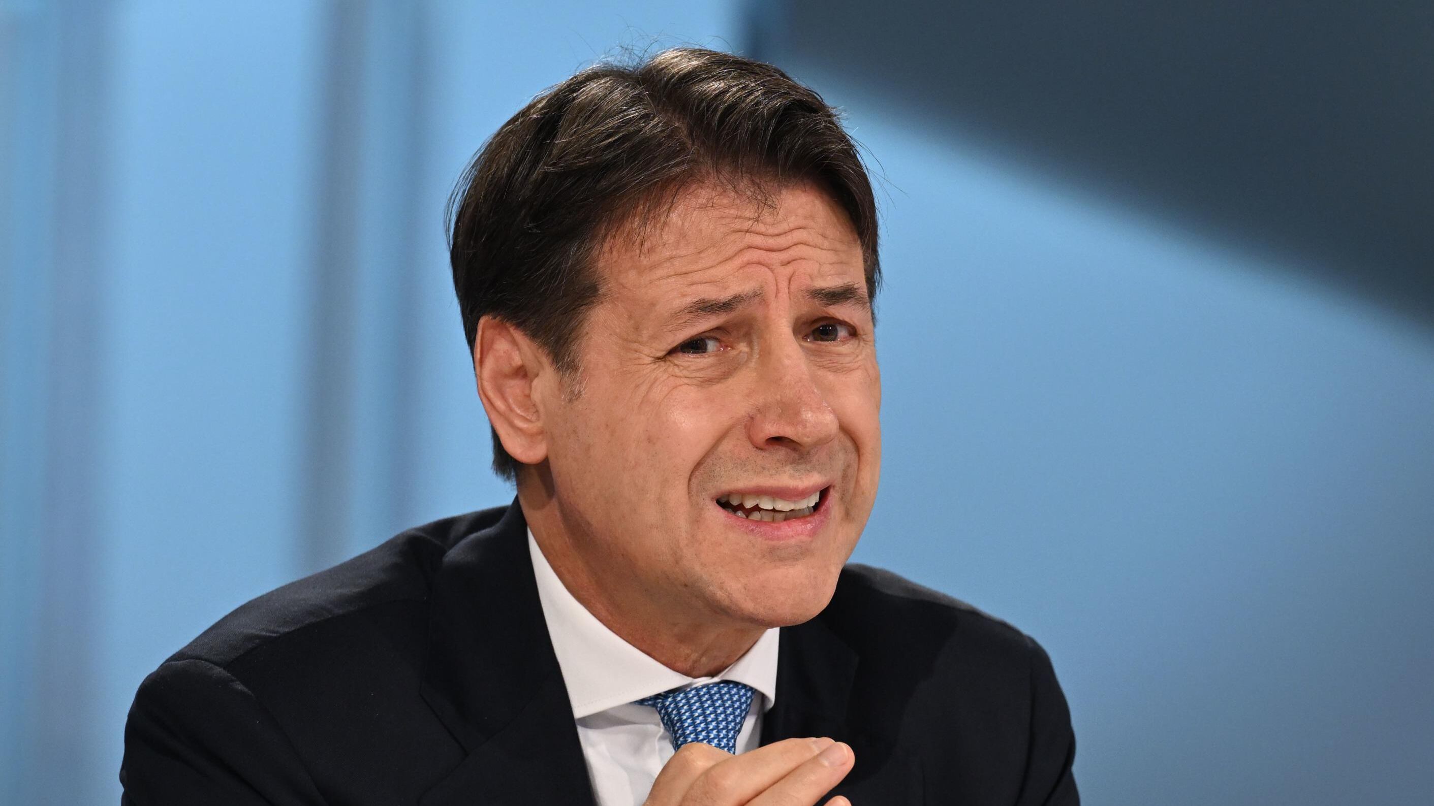 Reddito, Conte chiama la piazza. Giorgia teme un "inverno caldo"