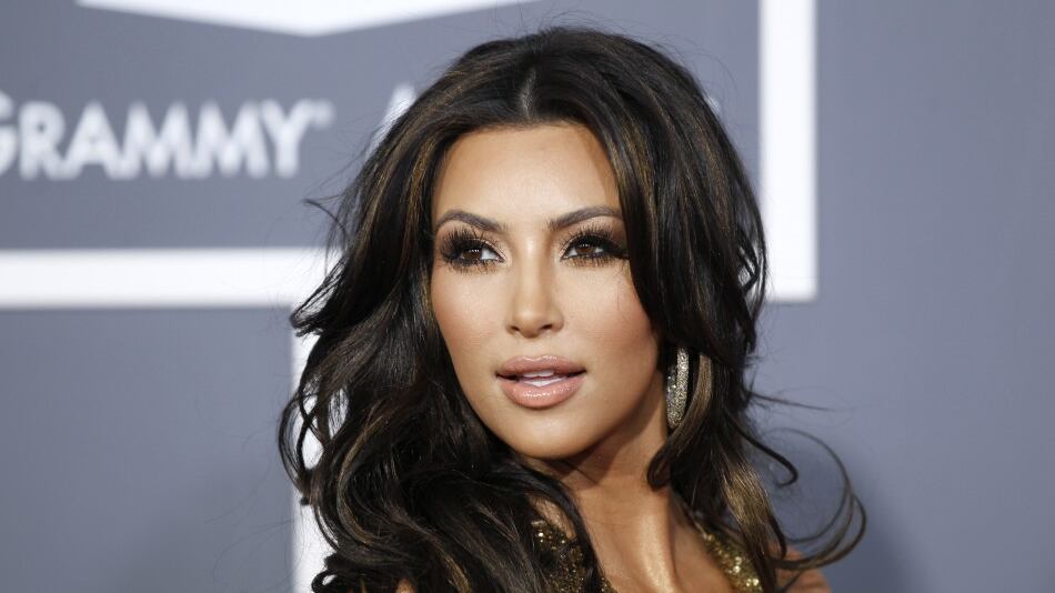 Kim Kardashian sfida Twitter: "Voglio il tasto modifica"