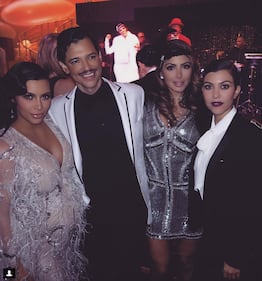 Kim Kardashian e sorelle festeggiano i 60 anni della mamma 21