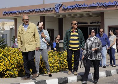 Egyptair, la disperazione dei parenti delle vittime 9