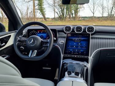 Mercedes-Benz GLC, guarda le foto 20