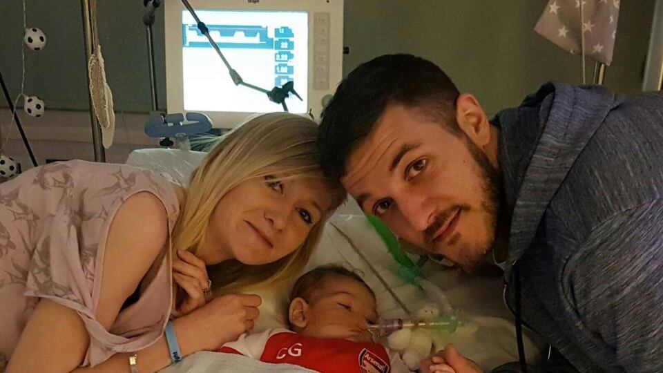 Un medico ridà speranza a Charlie: può farcela