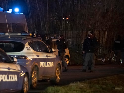 Blitz antidroga a Rogoredo, arrestato un parente di Mansouri, il 28enne ucciso a gennaio da Cinturrino