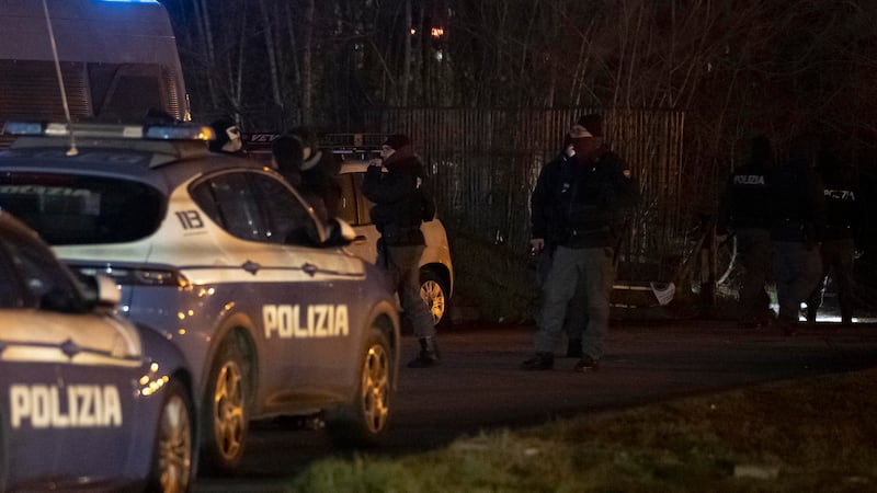 Blitz antidroga a Rogoredo, arrestato un parente di Mansouri, il 28enne ucciso a gennaio da Cinturrino
