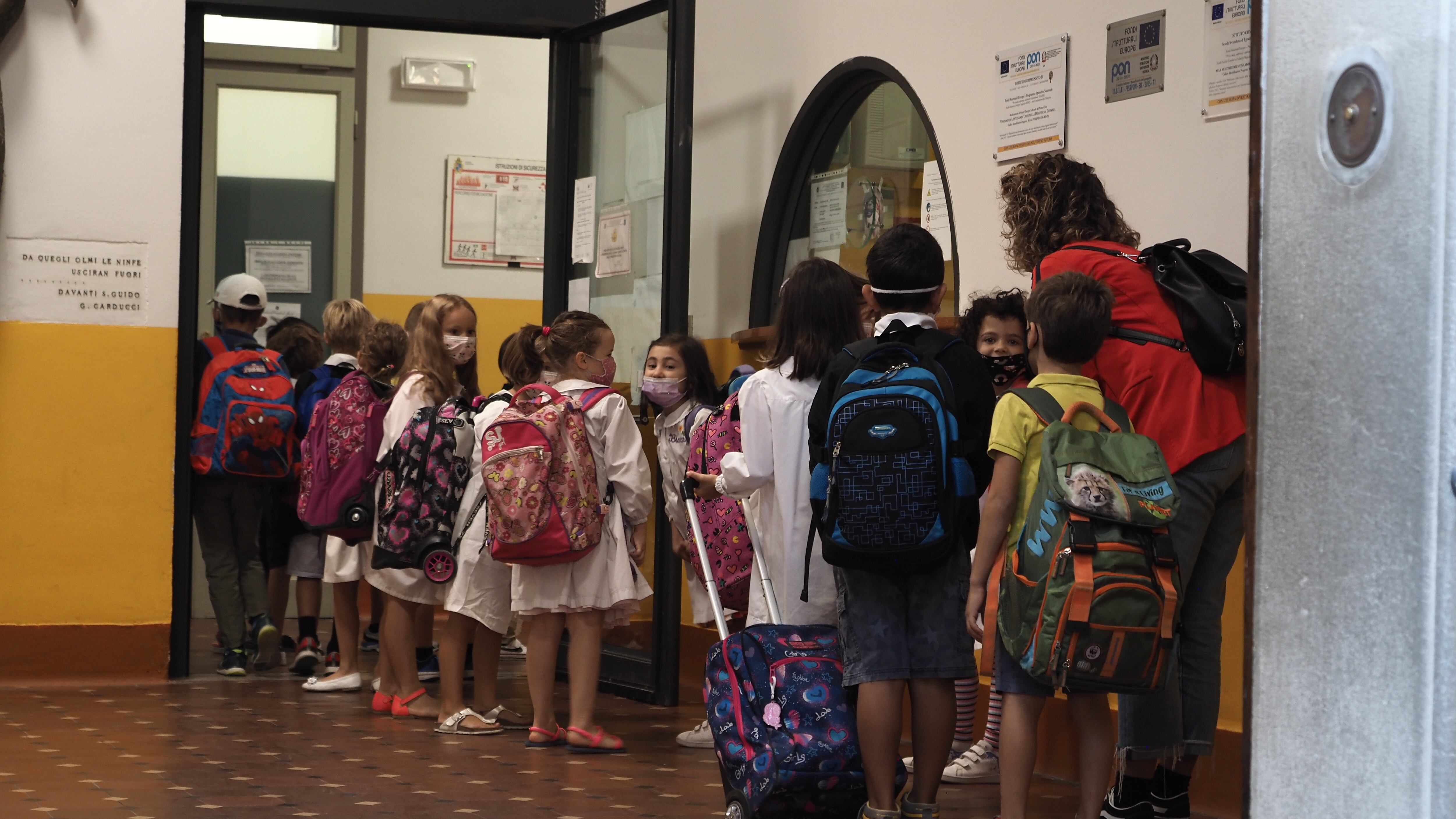 Scuola, retromarcia sulla Dad. "Alle elementari con due casi"