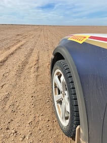 Porsche 911 Dakar e Pirelli Scorpion da record, guarda tutte le foto 4