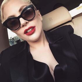 Billboard: Lady Gaga a seno nudo donna dell'anno 9