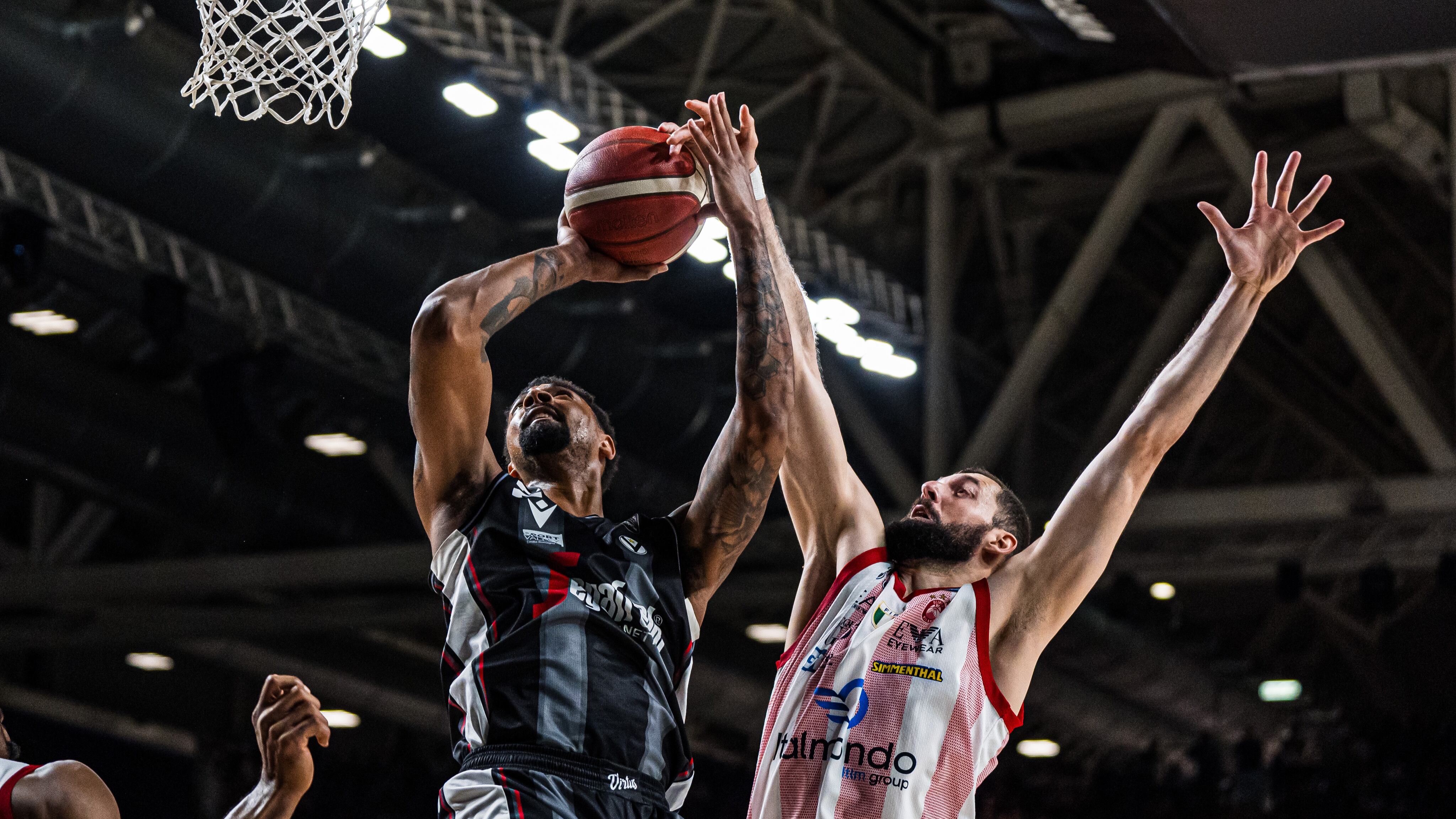La Virtus Bologna stende l'Olimpia Milano e pareggia i conti nella serie scudetto