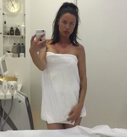Antonella Mosetti selfie hot in bikini 5