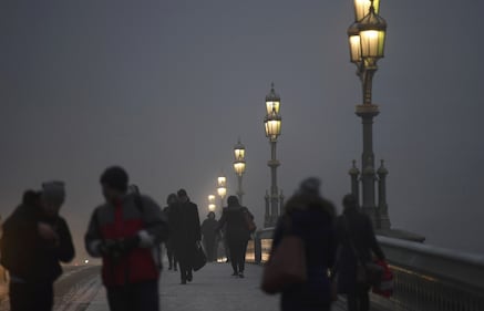 Il fascino di Londra avvolta dalla nebbia 14
