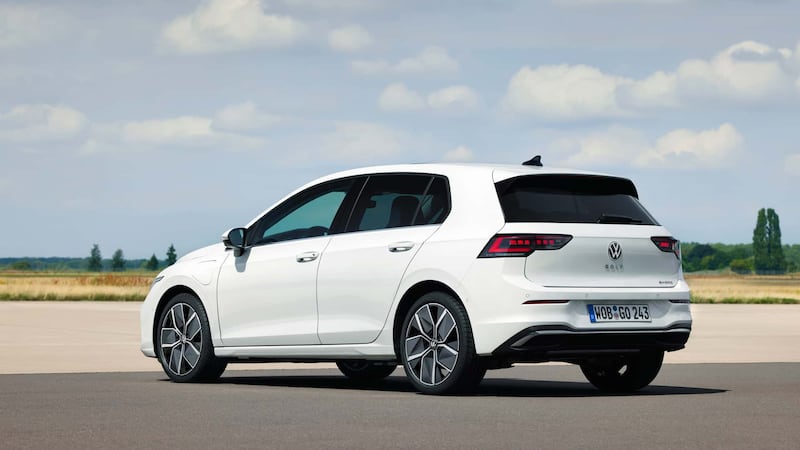 Volkswagen Golf 2024, guarda tutte le foto 9