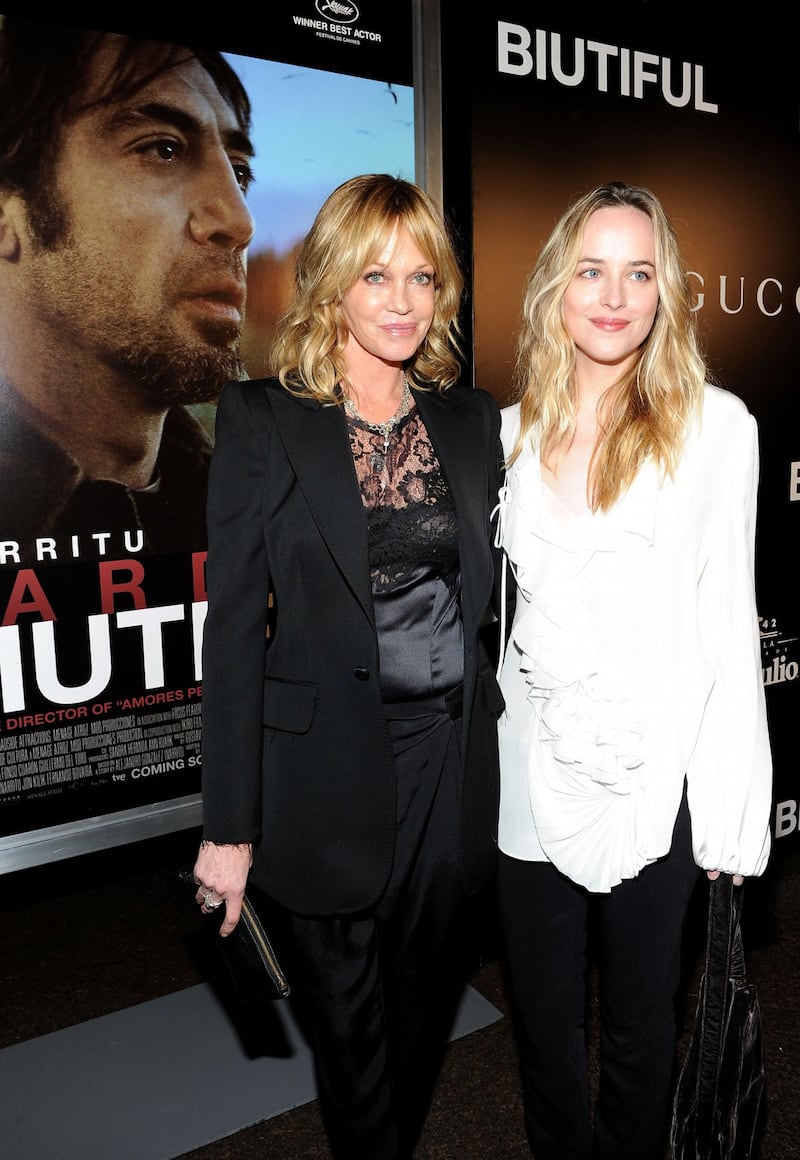 Dakota Johnson, sexy protagonista di 50 Sfumature 30