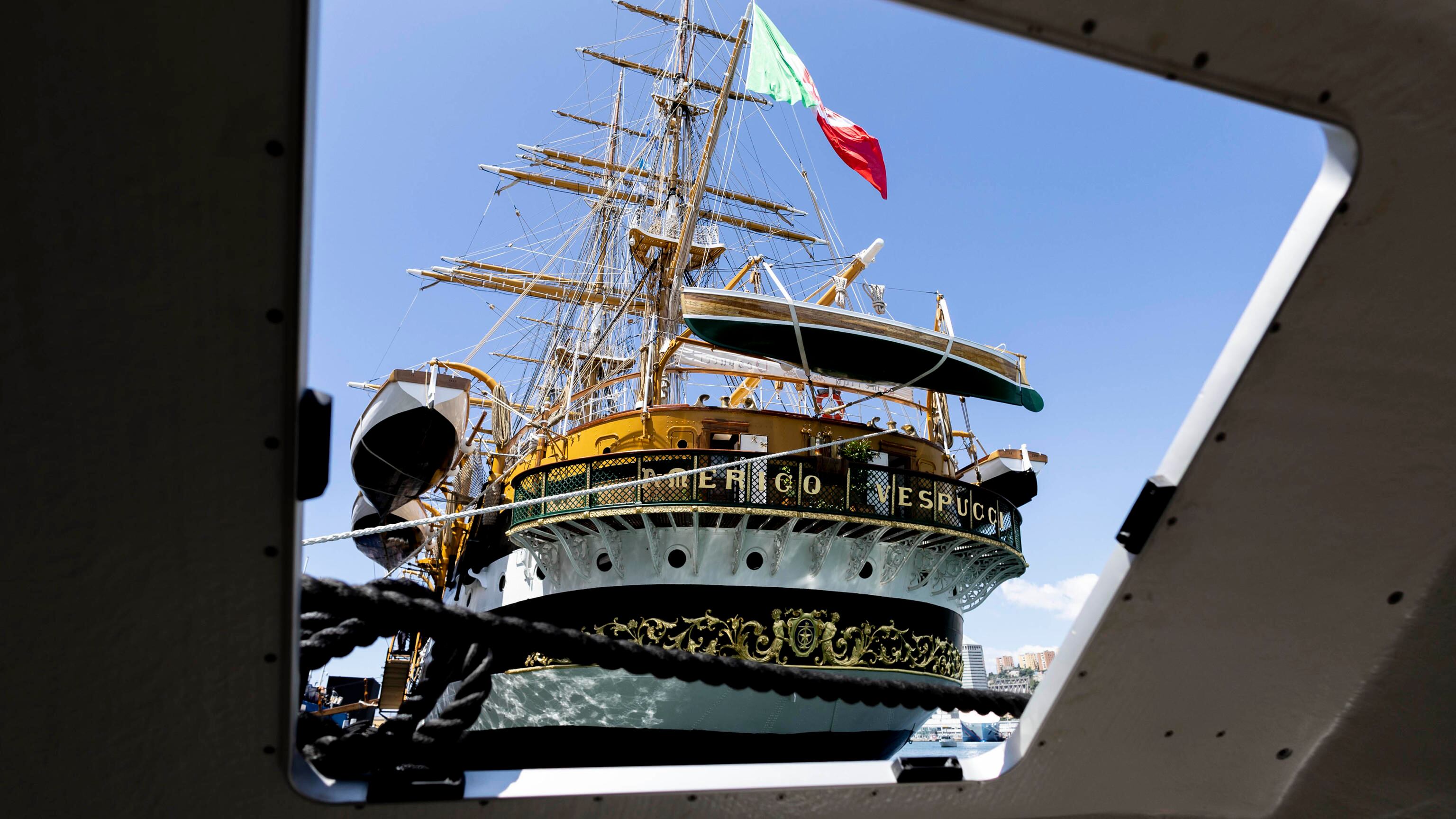 Tutti a bordo della Vespucci